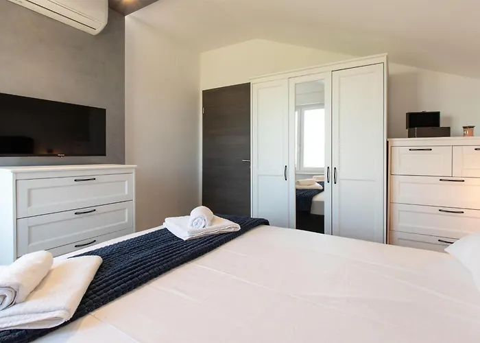 Awesome Apartment In Vrsi With Wifi 公寓